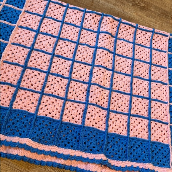 Vintage Handmade Crochet Afghan Pink and Blue With Granny Square Pattern - Picture 2 of 2